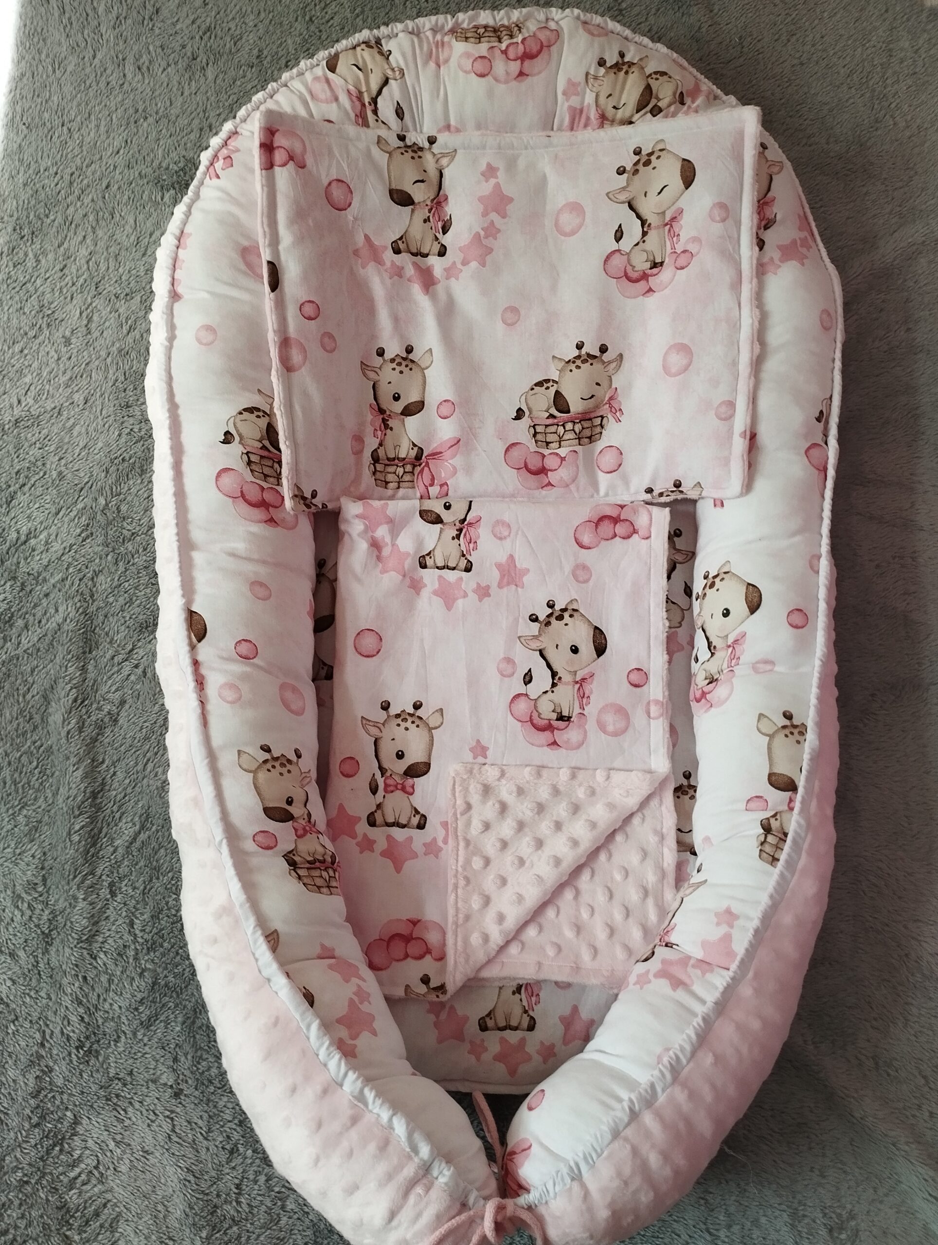 Minky babafészek